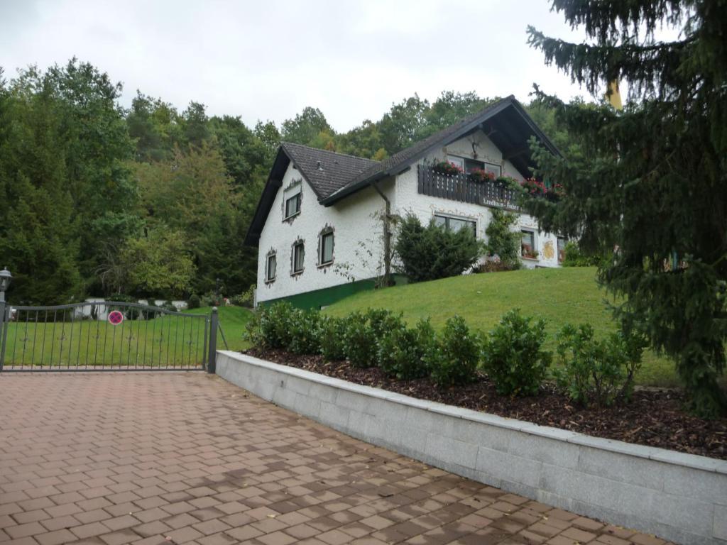 Landhaus Hubertus Guest House Litzendorf Екстериор снимка